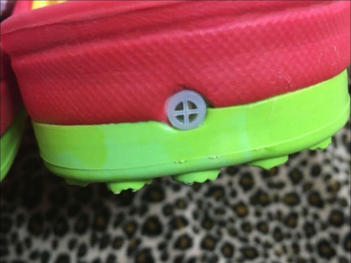 脚跟的叫叫器特写