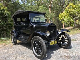 1925 Ford Model T touring.jpg
