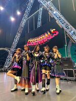 RAISE A SUILEN「ESSENTIALS」公演Day1成员合影